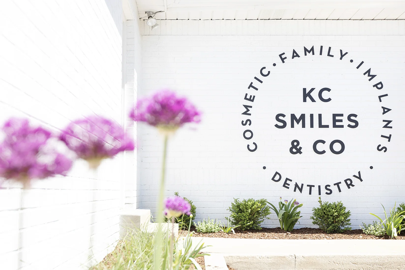 A view of the front of Kansas City Smiles in Independence, MO